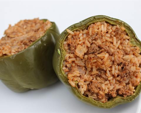 Illustrative photo: Green peppers stuffed with minced beef and rice