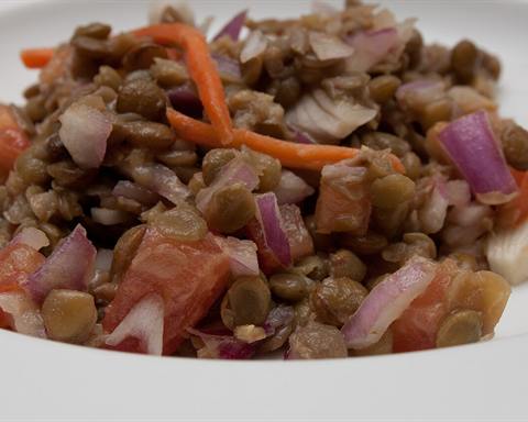 Illustrative photo: Lentil salad with diced tomato, red onion and carrot