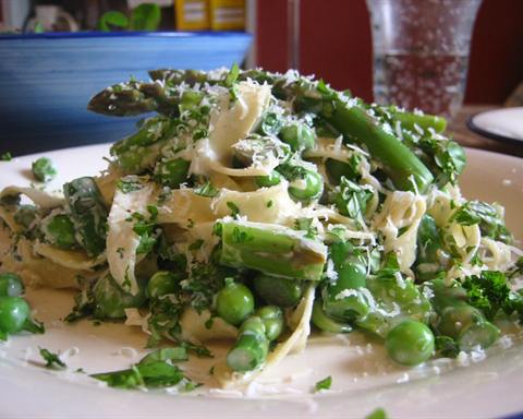Illustrative photo: Tagliatelle with peas, asparagus and broad beans
